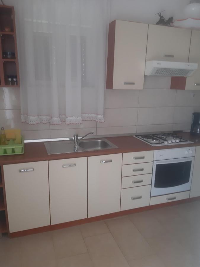 Apartmani Ana Cres Exteriér fotografie