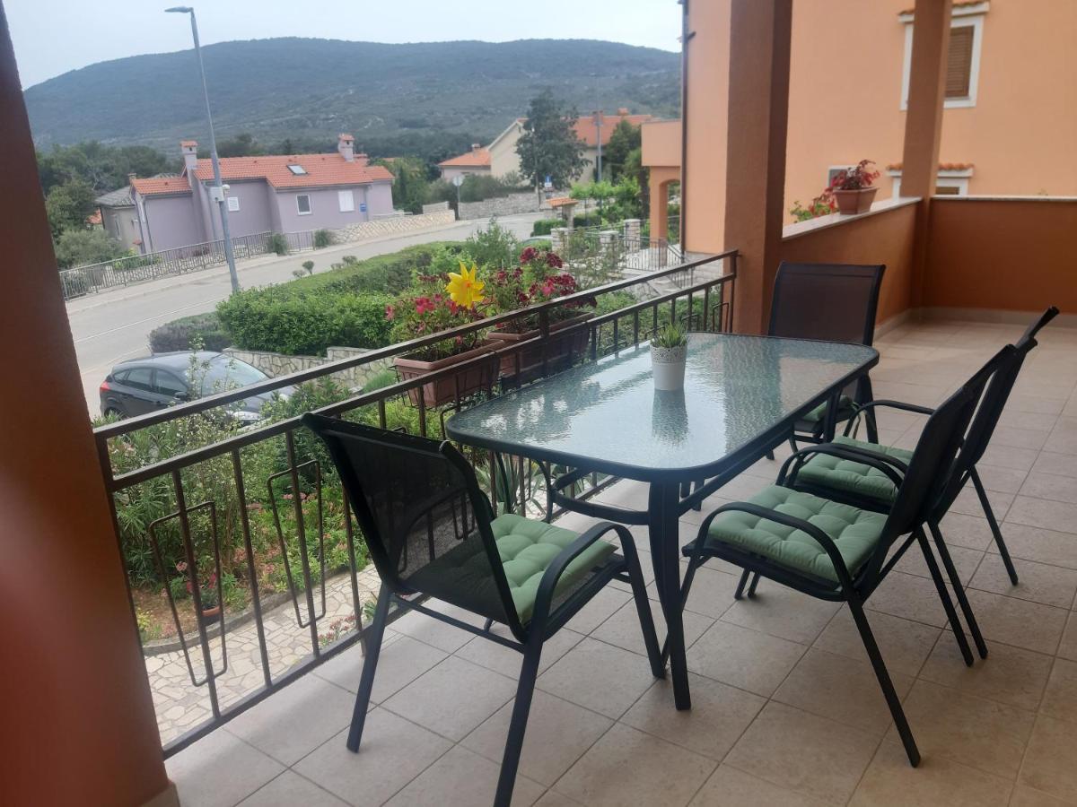 Apartmani Ana Cres Exteriér fotografie
