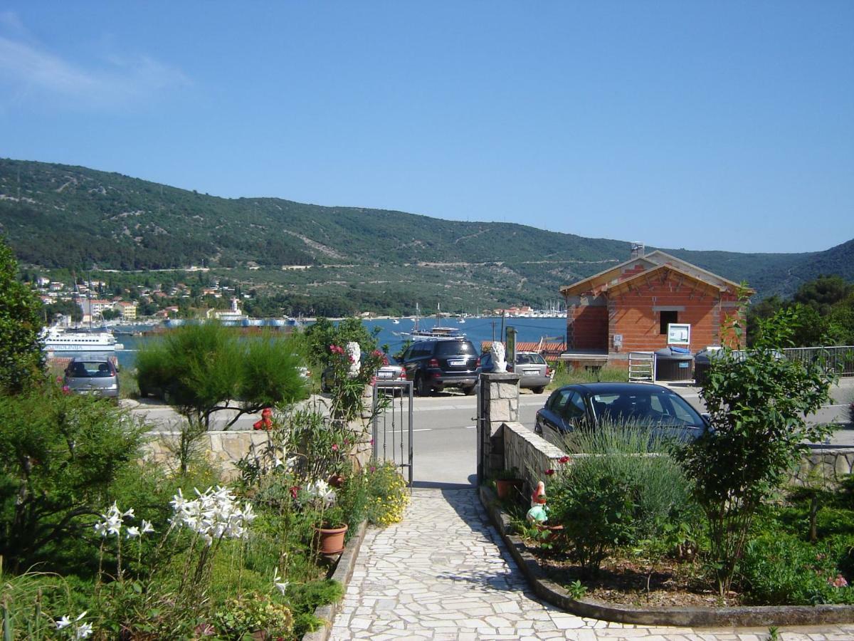 Apartmani Ana Cres Exteriér fotografie
