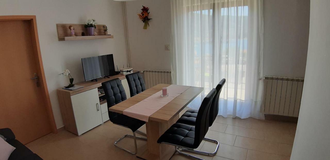 Apartmani Ana Cres Exteriér fotografie