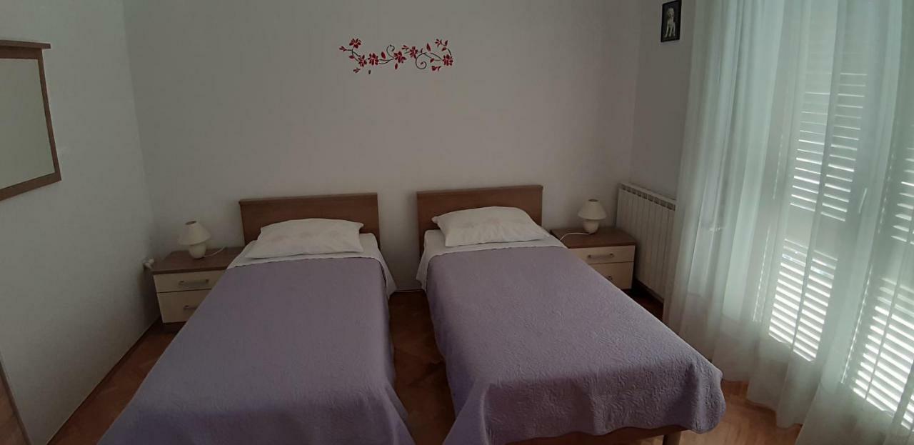Apartmani Ana Cres Exteriér fotografie