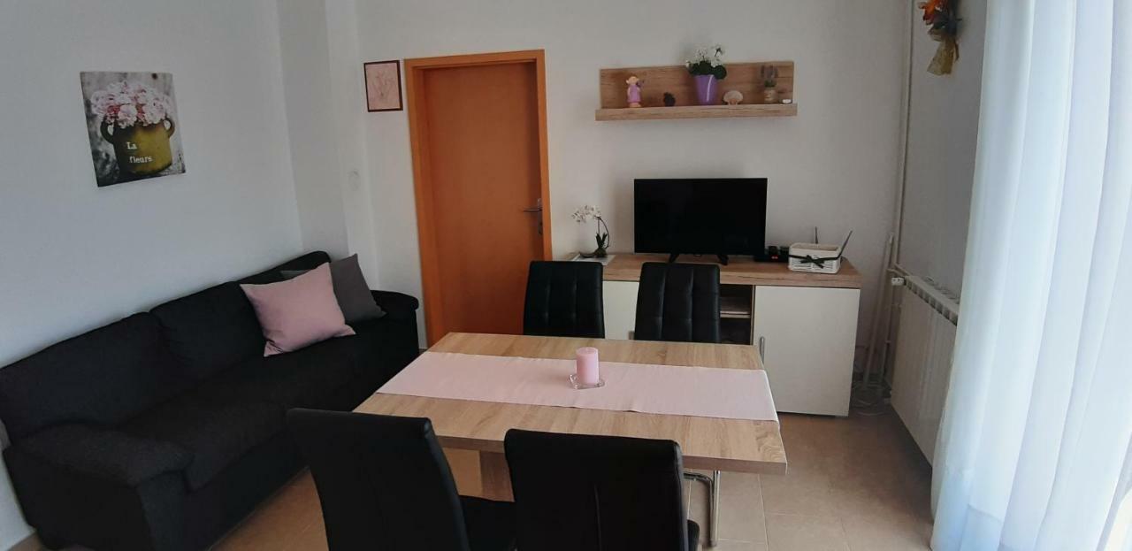 Apartmani Ana Cres Exteriér fotografie