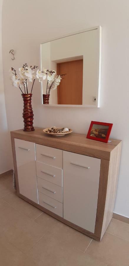 Apartmani Ana Cres Exteriér fotografie